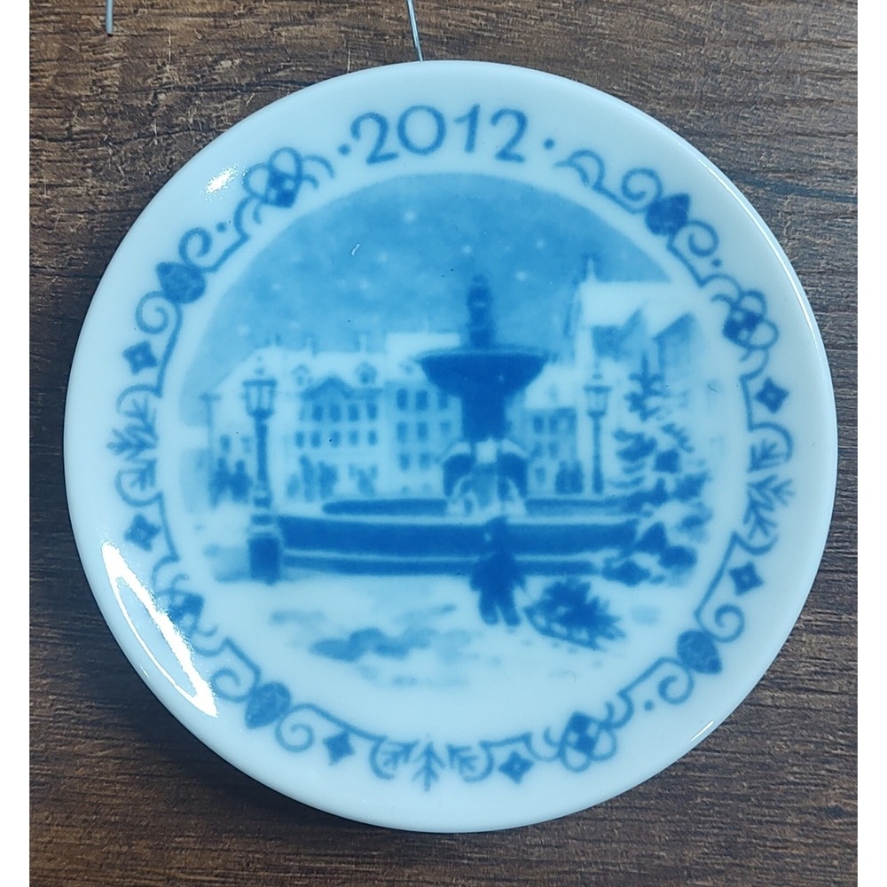 Royal Copenhagen 2012 Old Market Christmas Plaquette Ornament A6